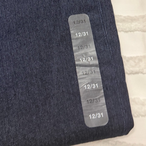 GAP Women's Deep Indigo Skinny Jeans - Picture 4 of 14